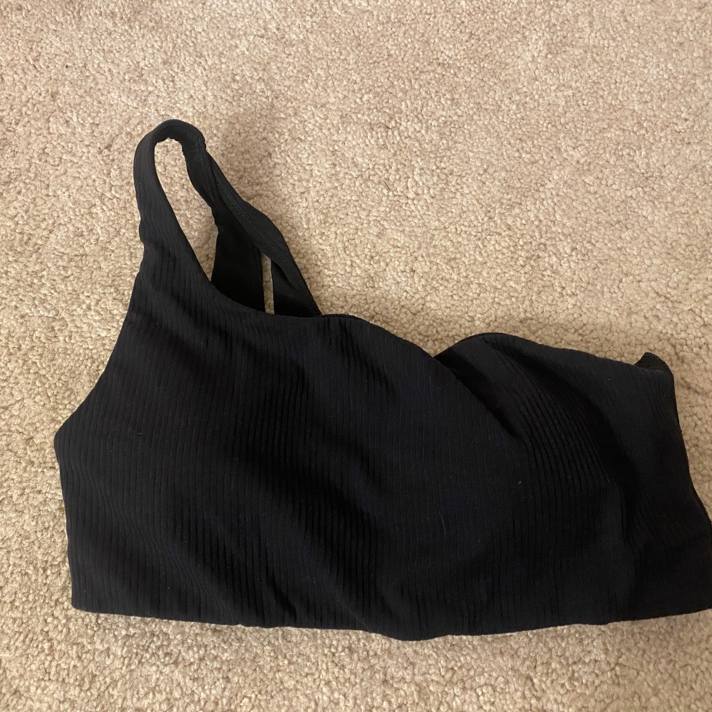 Lululemon ribbed nulu asymmetrical yoga bra size 8